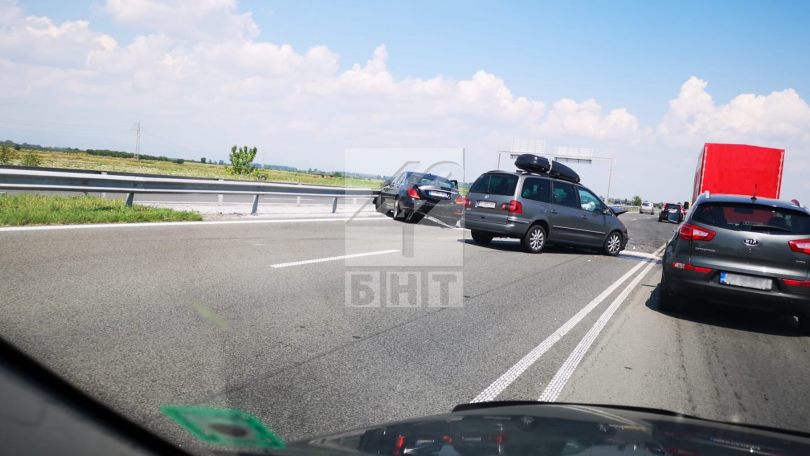 Three car accidents close traffic at section of Trakia motorway