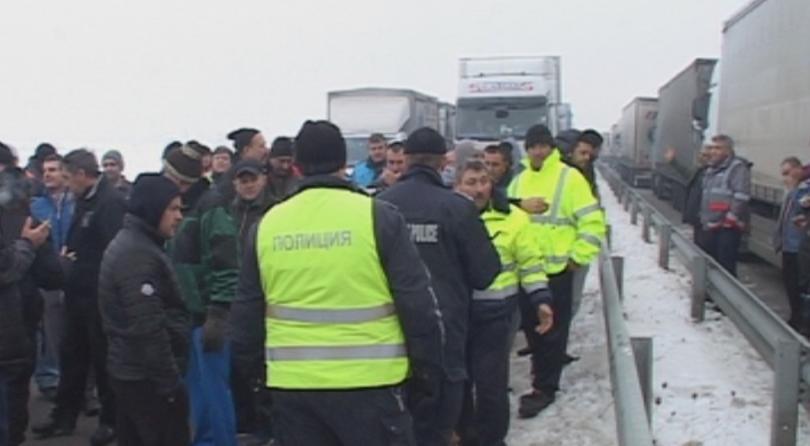 blockade danube bridge has been lifted