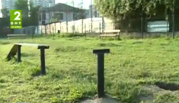 Системно разбиват кучешка площадка в Пловдив