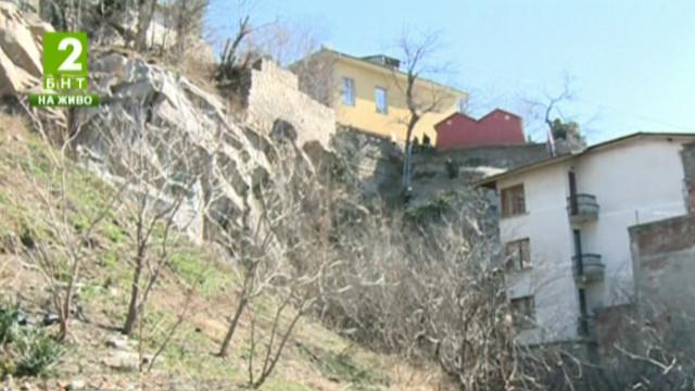 Разбиват опасните скали до Античния театър в Пловдив