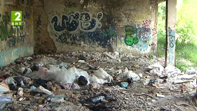 Сметище за строителни отпадъци в квартал Гоце Делчев в София