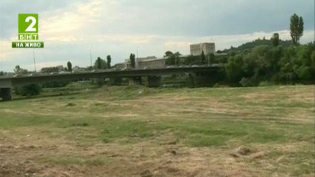 Наемат безработни за почистване на реки и канали в област Пловдив