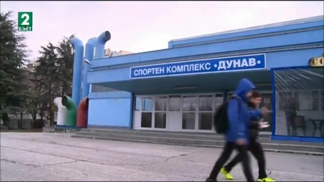 Лошите атмосферни условия са спрели ремонта на зала „Дунав в Русе