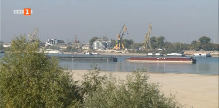 Water levels are critically low along the Danube, ships run aground
