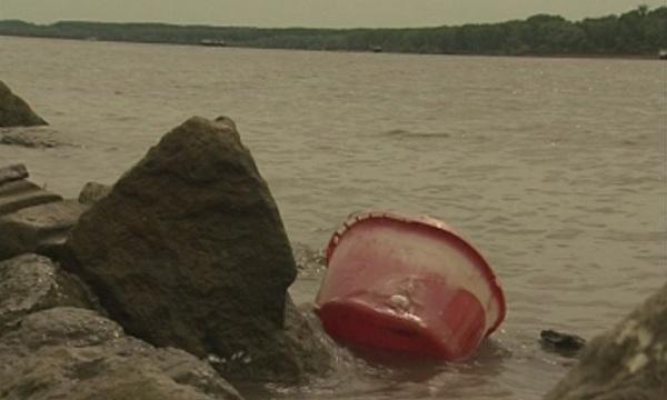 VOLUNTEERS ARE CLEANING DANUBE ISLANDS NEAR BULGARIA’S ROUSSE