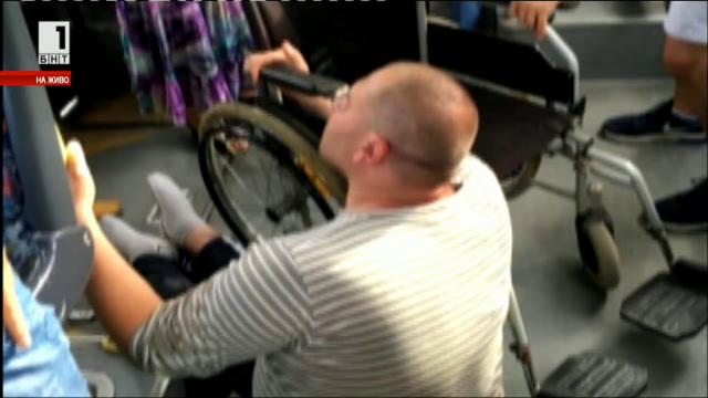 Шофьор на автобус отказал да съдейства на човек с инвалидна количка