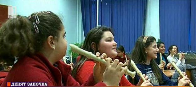 Първи ученически оркестър от блок флейти