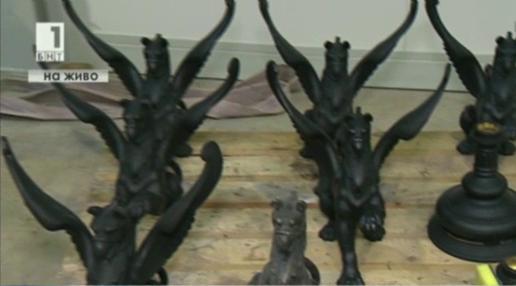 Възстановяването на откраднатите грифони от паметника на Левски