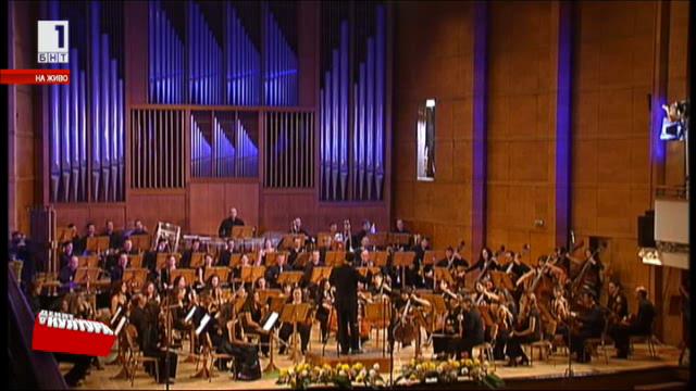 Росен Миланов дирижира концерт на Нов симфоничен оркестър