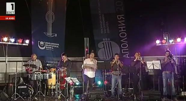 Музикално изпълнение на група „Тумбаито”