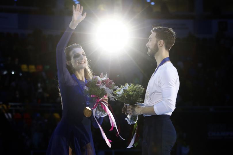 СПОРТ:Габриела Пападакис и Гийом Сисерон с поредна европейска титла при двойките