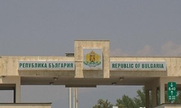 busy traffic through bulgaria’s border turkey