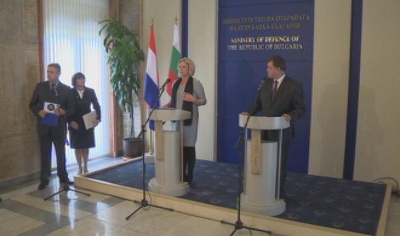 ministers defence bulgaria netherlands discuss migrant crises cyber security