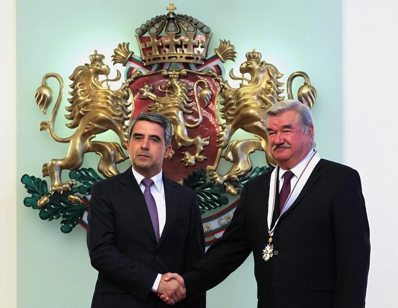 bulgaria’s president awarded russian ambassador highest state order