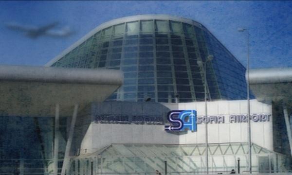 plane makes emergency landing sofia airport