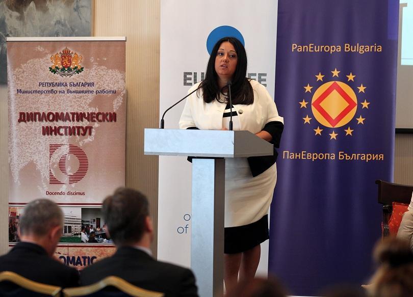 minister pavlova risk bulgaria lose presidency