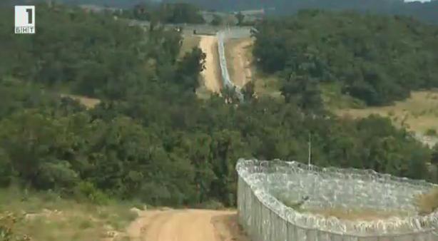 Спира ли новата ограда по границата бежанците?