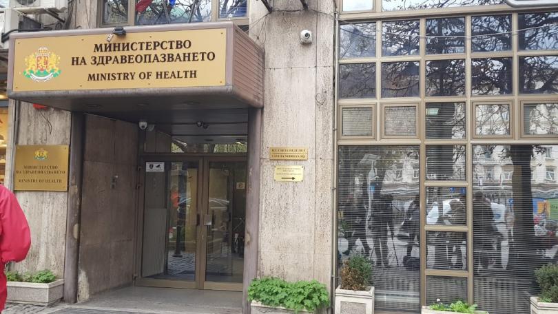 Heads of 3 hospitals in Sofia suspended over death of 3-year-old child