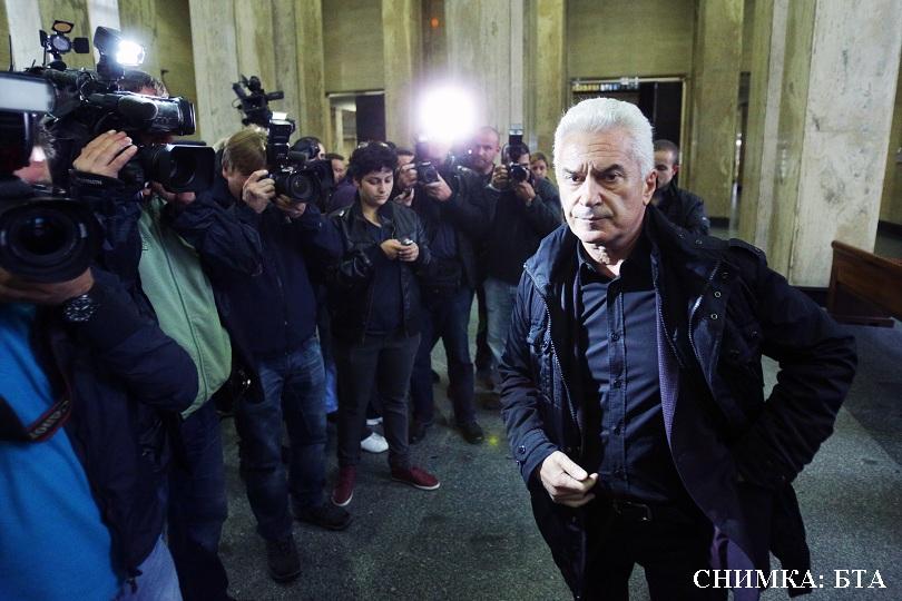 bulgaria’s prosecutor general seeks lifting immunity mp’s volen siderov desislav chukolov