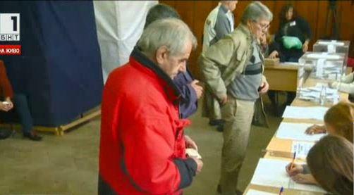 Избирателна активност според Галъп интернешънъл към 15 часа: 36.6% за президент, 32.6% за референдума