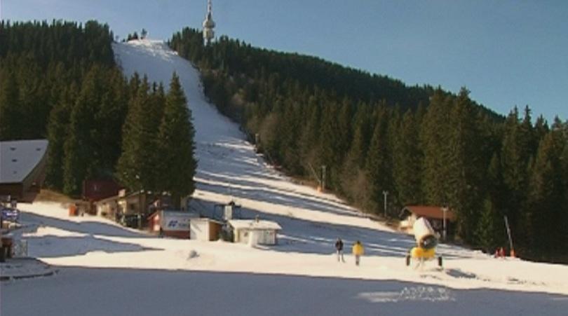 snow cover bulgaria’s mechi chal resort ski zone operating