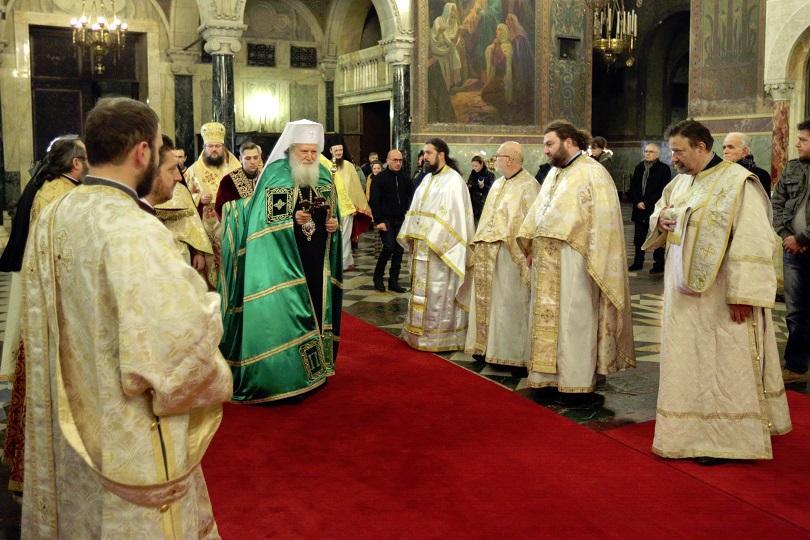Патриарх Неофит: 2016 да е година на по-силната вяра