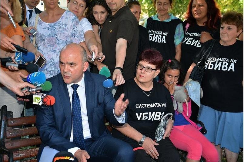 Minister Petkov meets again mothers of children with disabilities