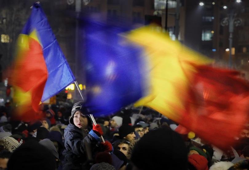 Поредна нощ на протести в Румъния, правителството не отстъпва