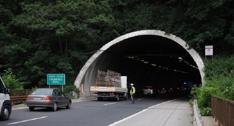 Магистрала Хемус остава затворена след трагичния инцидент в тунел Ечемишка