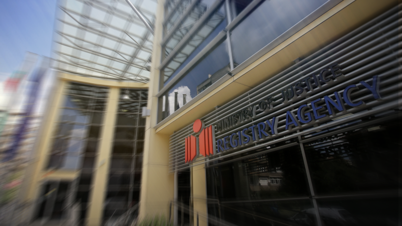bulgarias commercial register resumed work after collapse