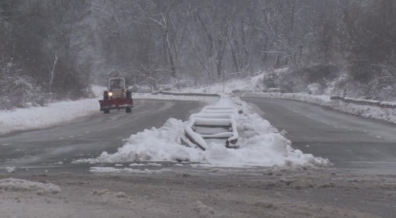 challenging winter weather conditions roads south west bulgaria