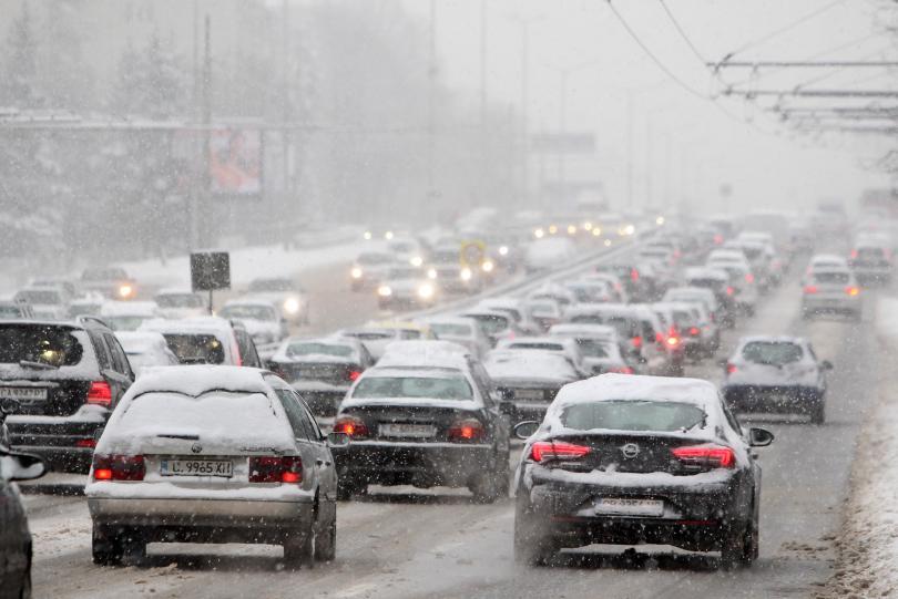 winter driving traffic police advise not travel unless necessary