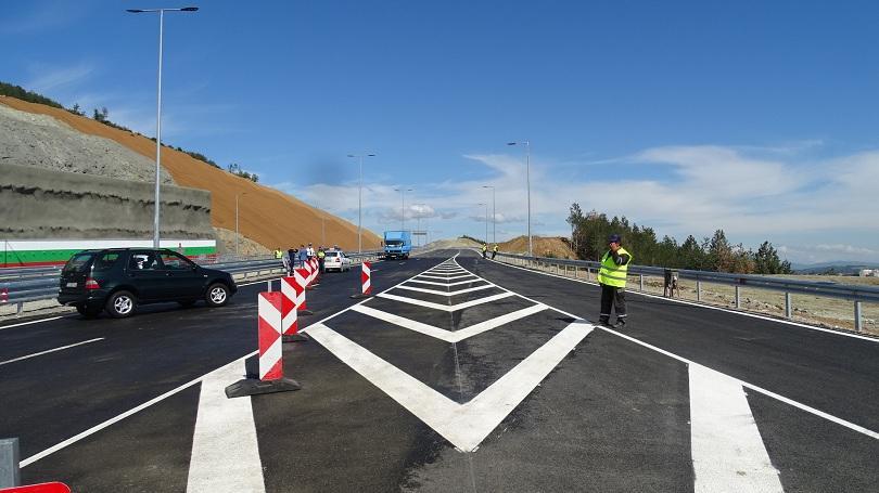 Bulgaria opens a new section of Struma Motorway after Blagoevgrad