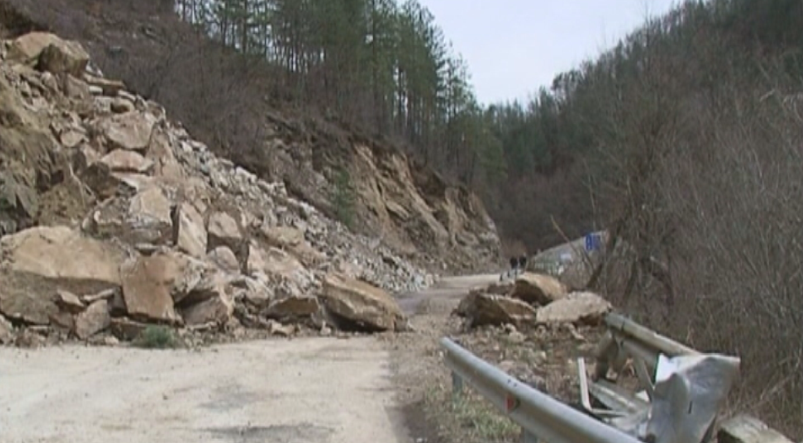 landslide hit road south bulgaria remains closed half year