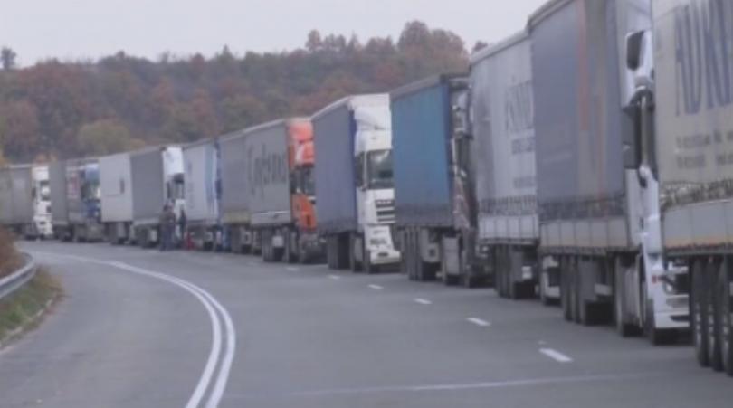 long queues lorries danube bridge continue