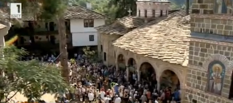 A church procession began with the icon of Virgin Mary in Troyan Monastery