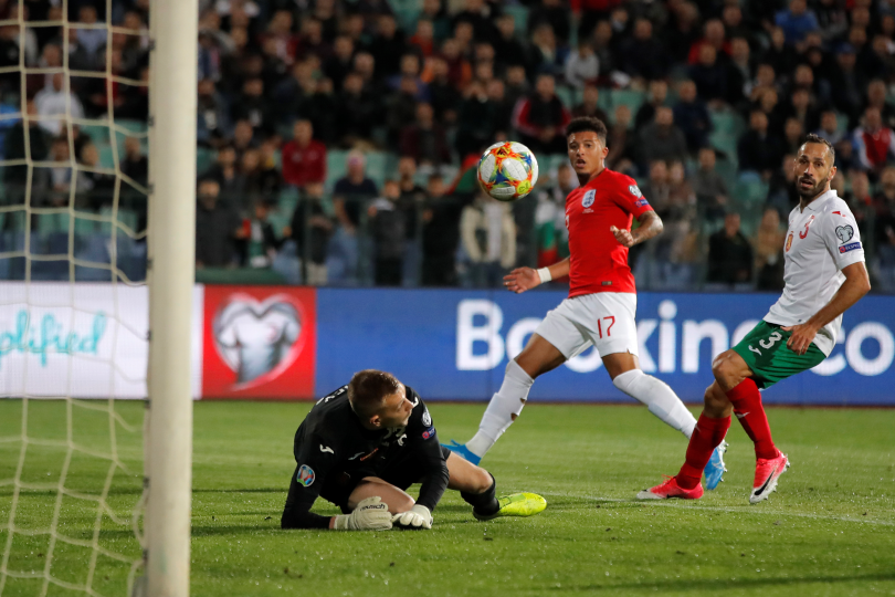 България претърпя загуба с 0:6 от Англия