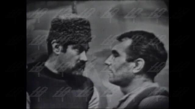 Вълчо Камарашев и Григор Вачков в „Ямурлукът”, 1969 година