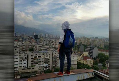 Опасна мода: Детски селфита на високи сгради в София