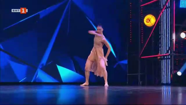 Александра Драгова - танцьорката, очаровала Русия